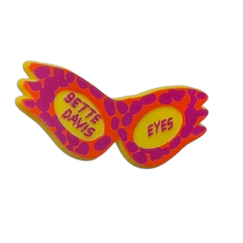 Kim Carnes Bette Davis Eyes EMI America Plastic Promotion Brooch Pin 1981